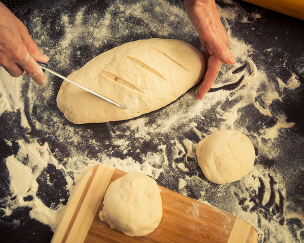 Rạch mặt bánh mì
