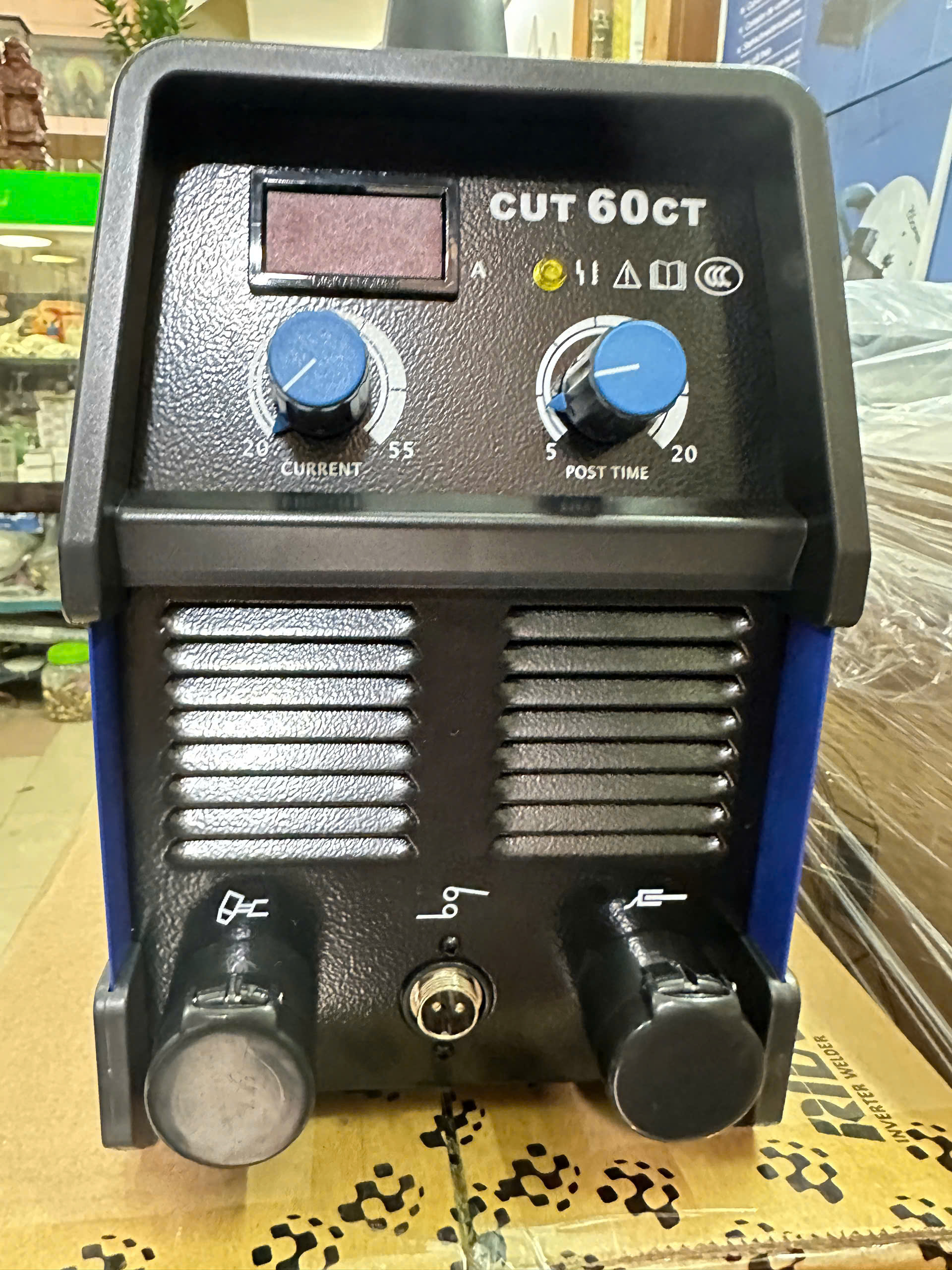 Máy cắt plasma RILAND CUT 60CT góc nghiêng