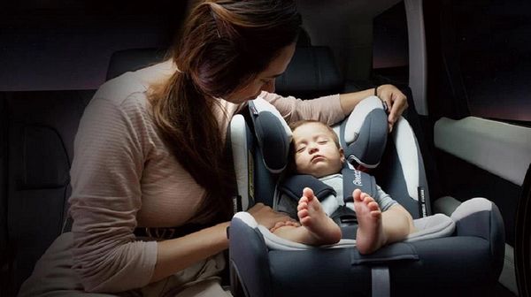 Những hiểu lầm của ba mẹ khi di chuyển bằng ô tô với trẻ nhỏ