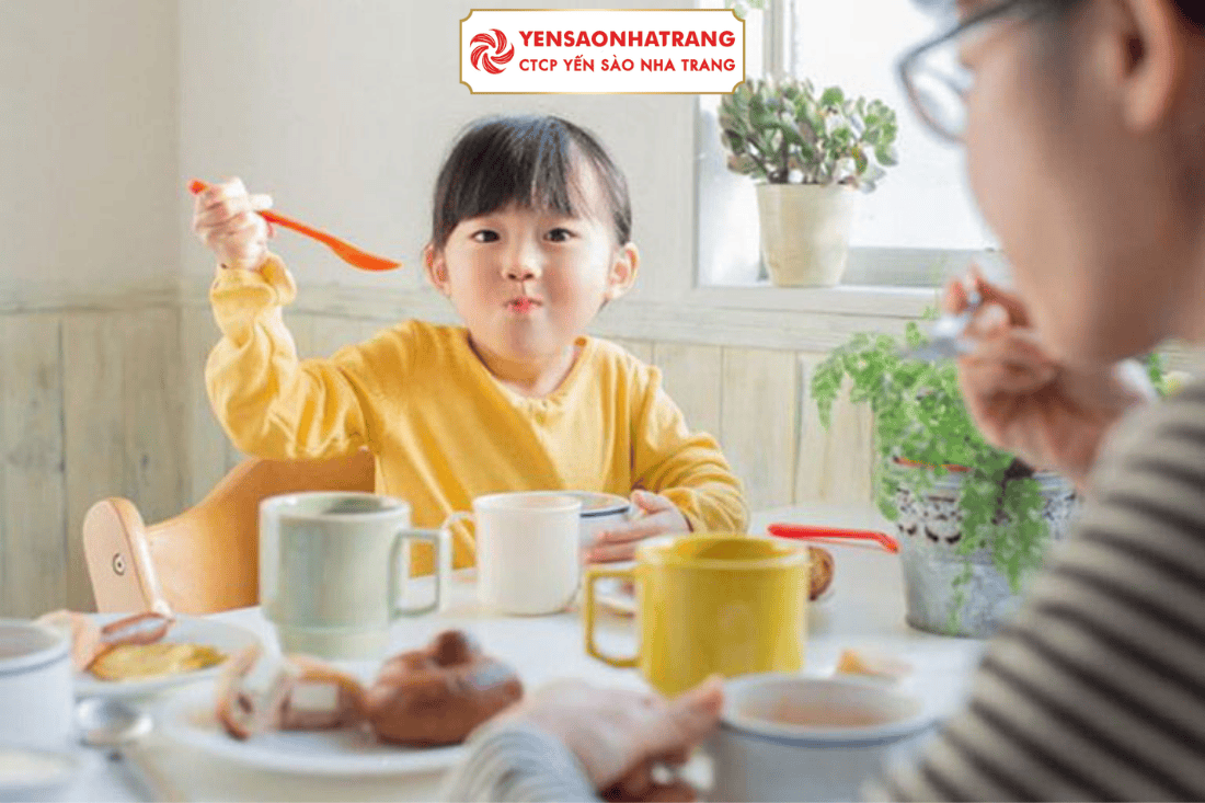 Trẻ em có nên ăn yến? Độ tuổi thích hợp và liều lượng an toàn theo khuyến nghị