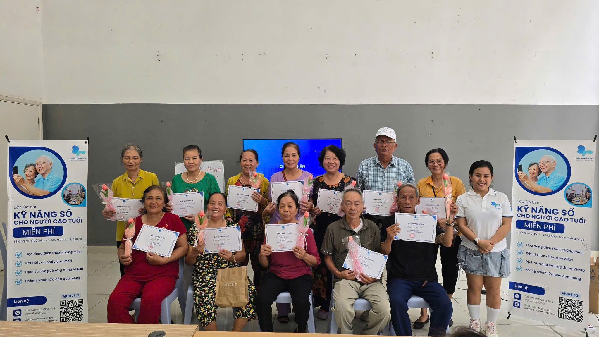 Lớp Kỹ Năng Số Đầu Tiên Cho Người Cao Tuổi tại CitiHome: Hơn cả một buổi học công nghệ