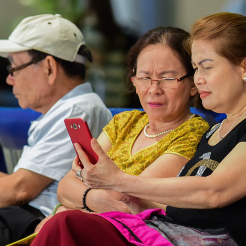 5 app ứng dụng điện thoại hữu ích cho người lớn tuổi