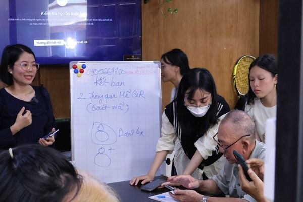 Công dân số bạc - lớp kỹ năng số