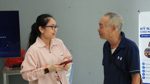 Lớp học Kỹ năng số nâng cao cho người cao tuổi