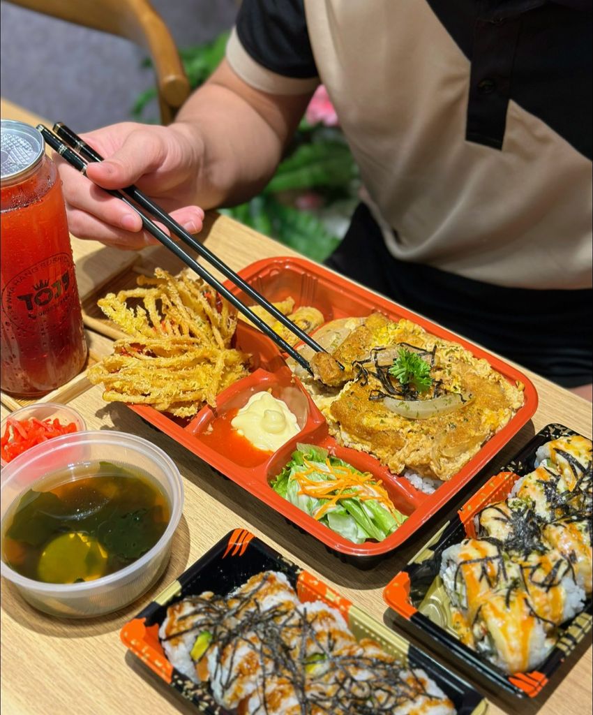 🔥 Giờ trưa đến rồi, để đó có Bento Box Chay 