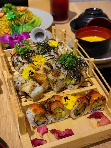 💫 TOJY’s Best Seller – Sushi Cuộn Hoa Anh Đào