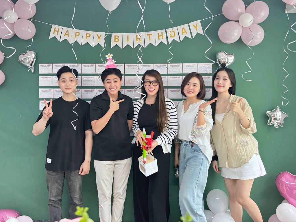 Sinh nhật chị Sandy – Nụ cười của Tổng giám đốc là động lực của cả nhà ONA