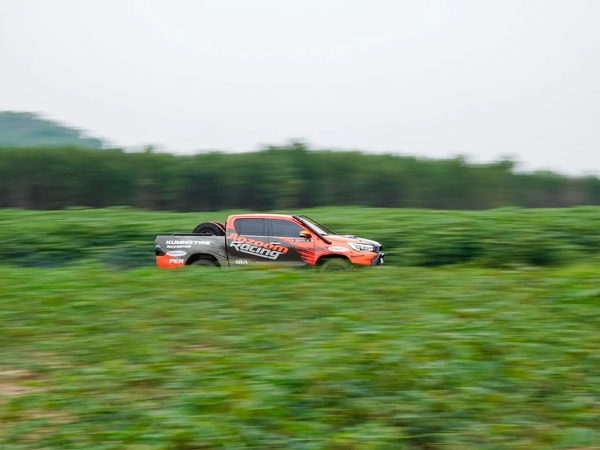 aozoom-racing-conducts-comprehensive-&-careful-maintenance-checks-with-decisiveness-in-every-step-3