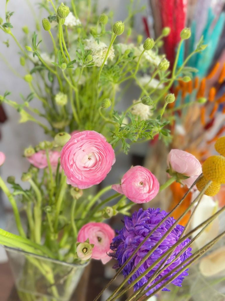 **🌸 HƯỚNG DẪN CẮM HOA MAO LƯƠNG ĐẸP TỰA TRANH VẼ – ĐƠN GIẢN MÀ SANG CHẢNH! 🌸**