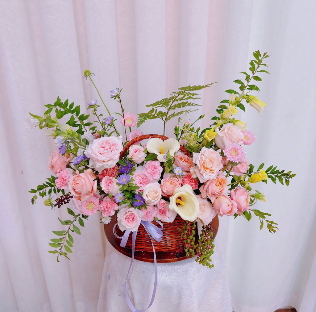 HOA TƯƠI TẶNG TÂN GIA – MÓN QUÀ MANG Ý NGHĨA PHONG THỦY VÀ TÌNH CẢM