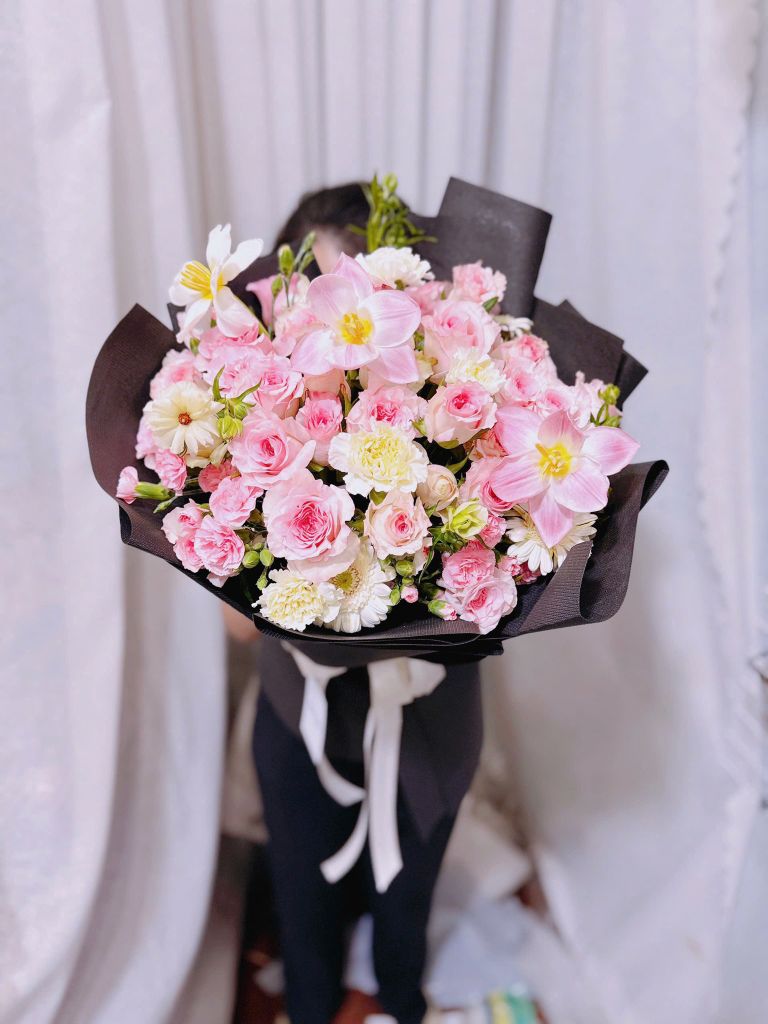 Mỗi Bó Hoa Là Một Câu Chuyện – Gửi Yêu Thương Đến Đúng Người, Đúng Lúc