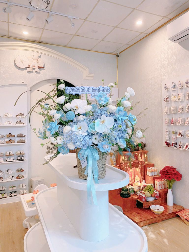 Đi khai trương tặng quà gì?