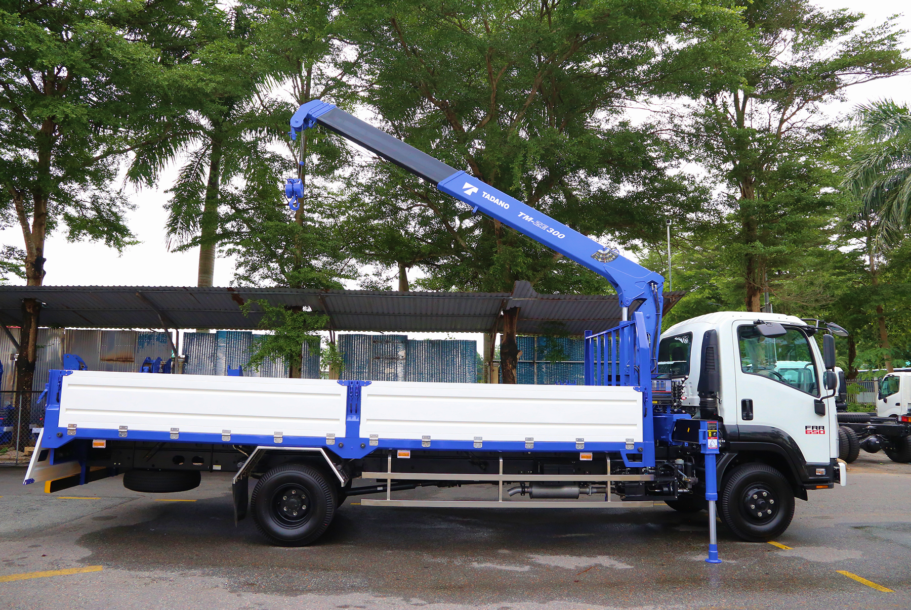 xe tải cẩu