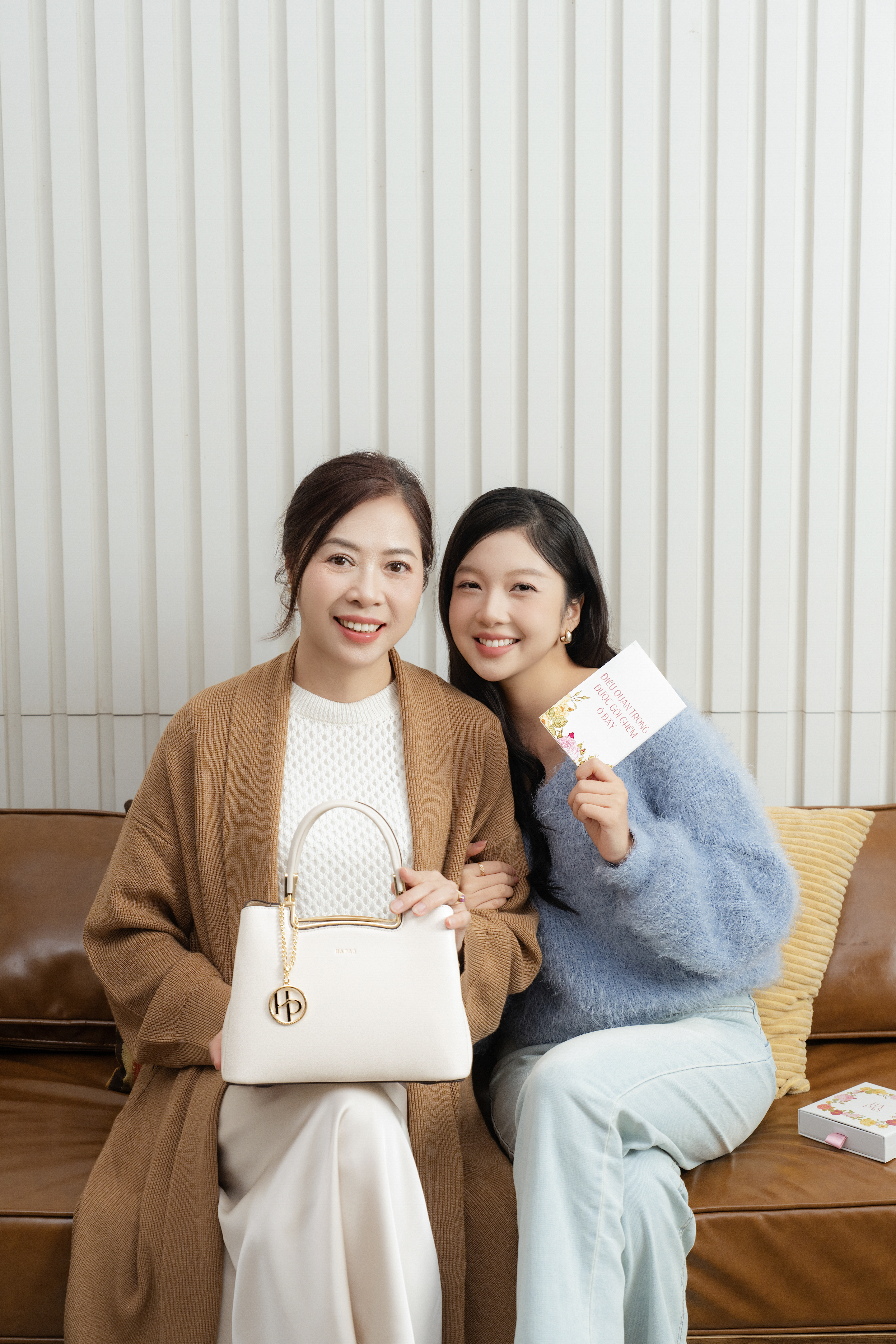 Sản phẩm c&ugrave;ng bộ sưu tập