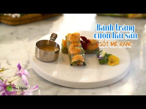 Bánh tráng cuốn hải sản sốt mè rang