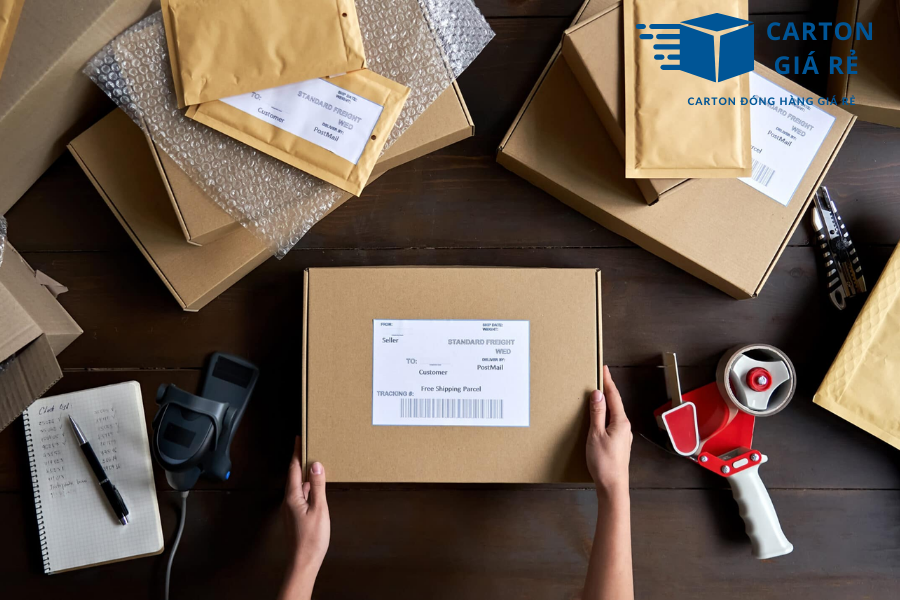 Giải Pháp Đóng Gói Tiết Kiệm Cho Shop Nhỏ Với Hộp Carton Đa Năng