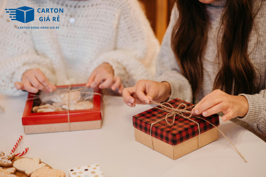 Gói Quà Tự Tay Với Hộp Carton – Vừa Tiết Kiệm, Vừa Ý Nghĩa