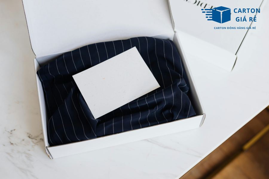 Dùng Hộp Carton Nắp Cài Cho Chiến Dịch Tặng Quà Thương Hiệu – Có Hiệu Quả Không?