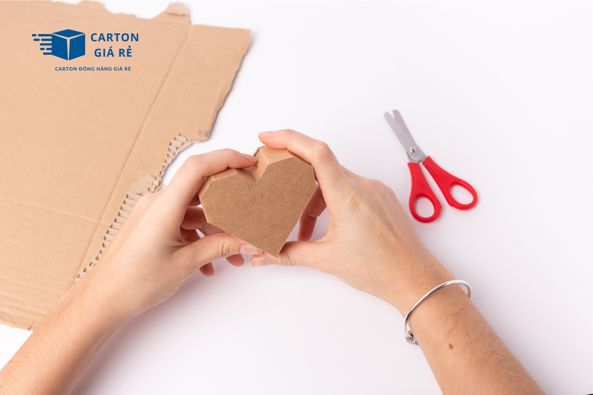 Tái chế thùng carton thành vật dụng trang trí hoặc đồ chơi handmade