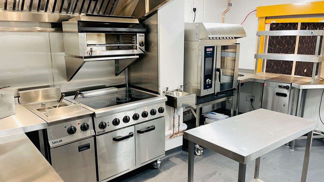 TỐI ĐA HÓA KHÔNG GIAN BẾP BẰNG CÁC THIẾT BỊ ĐA NĂNG NHỎ GỌN