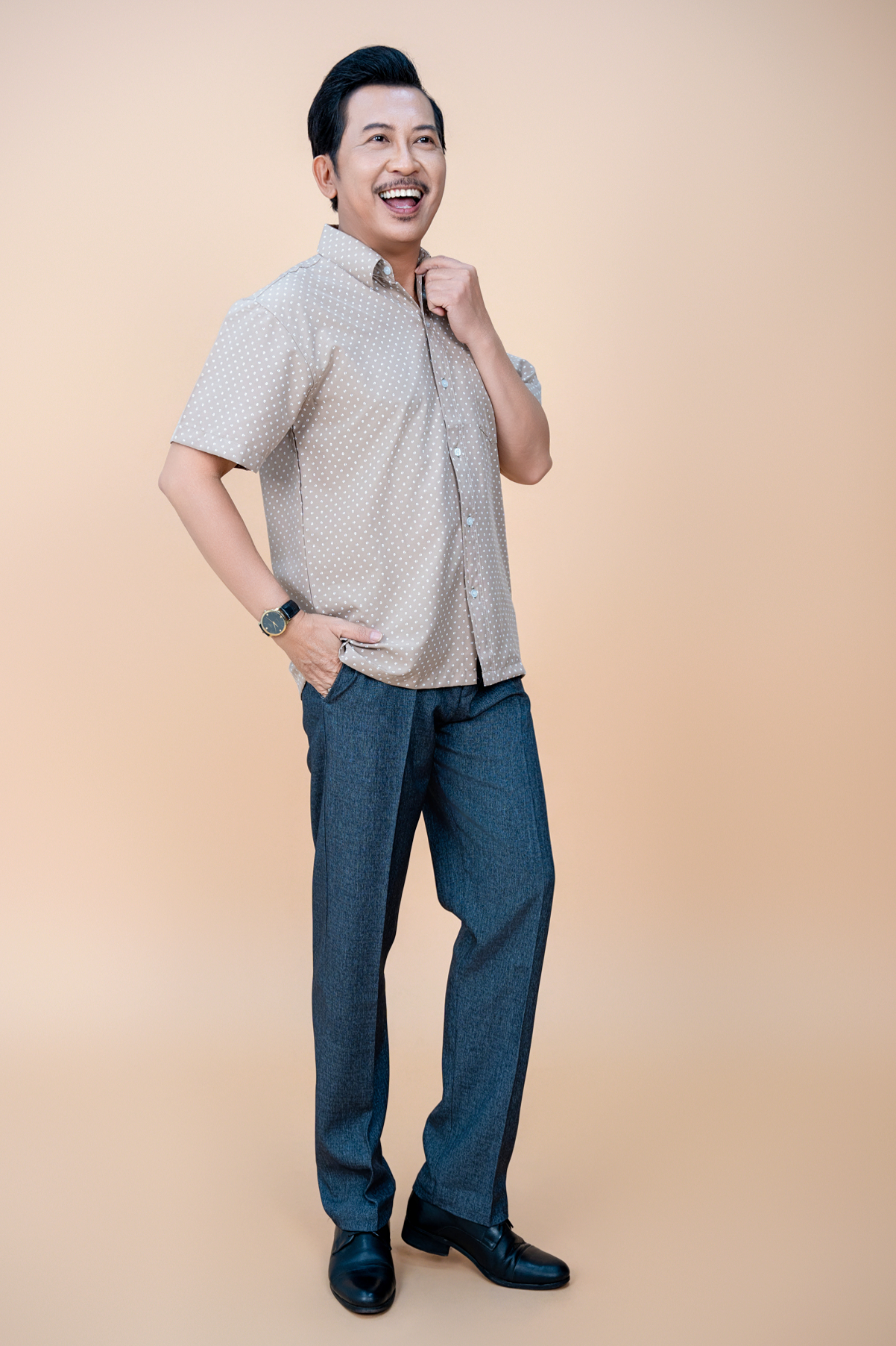 Quần Tây Ống Suông Nam Trung Niên: Nét Lịch Lãm, Thoải Mái Cho Quý Ông