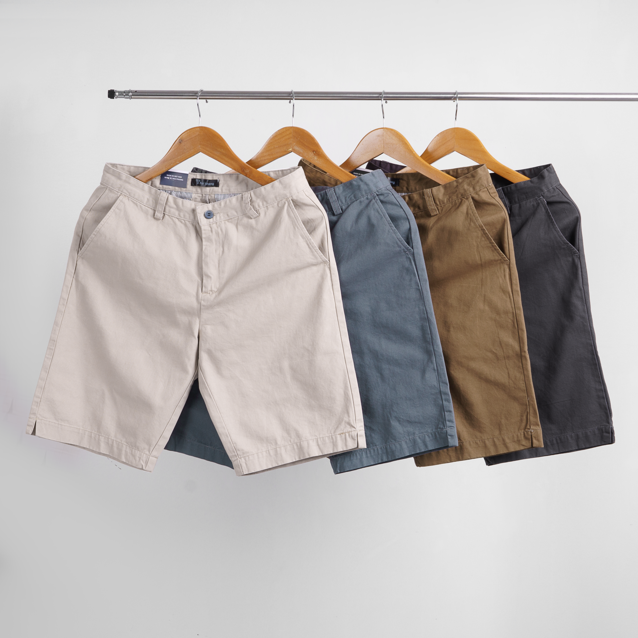 Quần Short Kaki Trung Niên: Bí Quyết Chọn Lựa và Phối Đồ Thanh Lịch Cùng Thái Khang