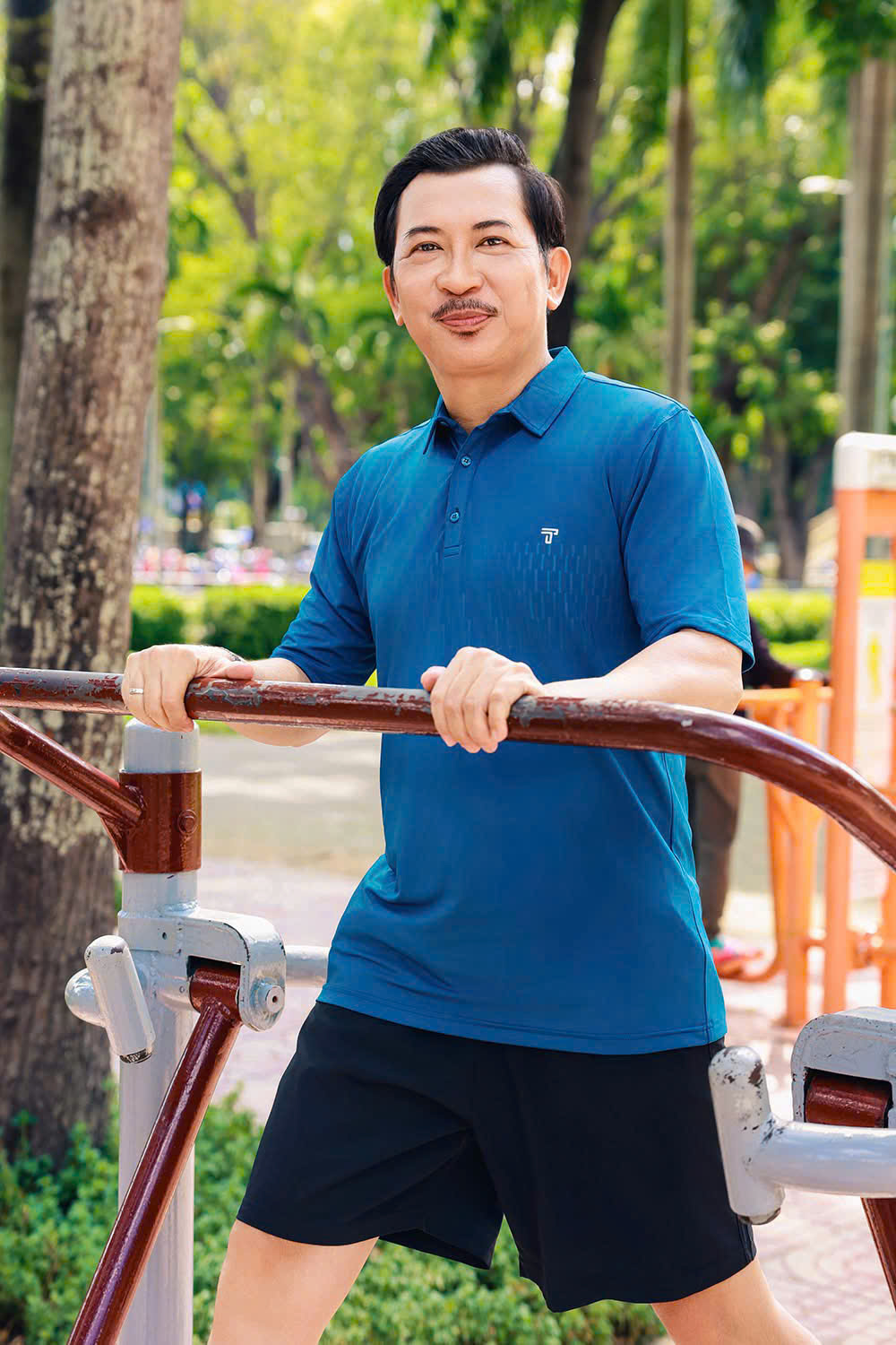 Áo Thể Thao Nam Trung Niên: Lựa Chọn Tinh Tế Cho Phong Cách Năng Động