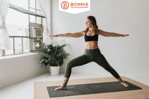 6 bài tập yoga giữ gìn vóc dáng cho phụ nữ tuổi 40