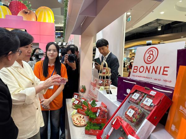 Gian-hang-Bonnie-Fruit-tai-k-fresh-festival-2025