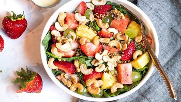 Salad Dâu tây hàn quốc mix hạt thơm ngon bổ dưỡng