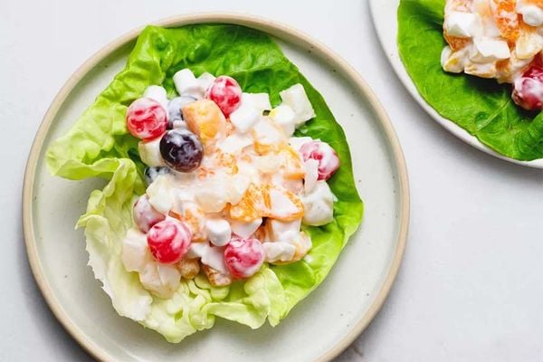 Salad Cam, Táo, Nho giàu vitamin giải nhiệt mùa hè tại nhà