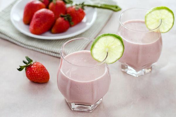Cách làm Sinh Tố Dâu Tây Mát Lạnh tại nhà