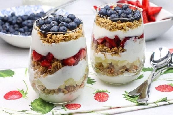 Việt Quất với sữa chua và hạt