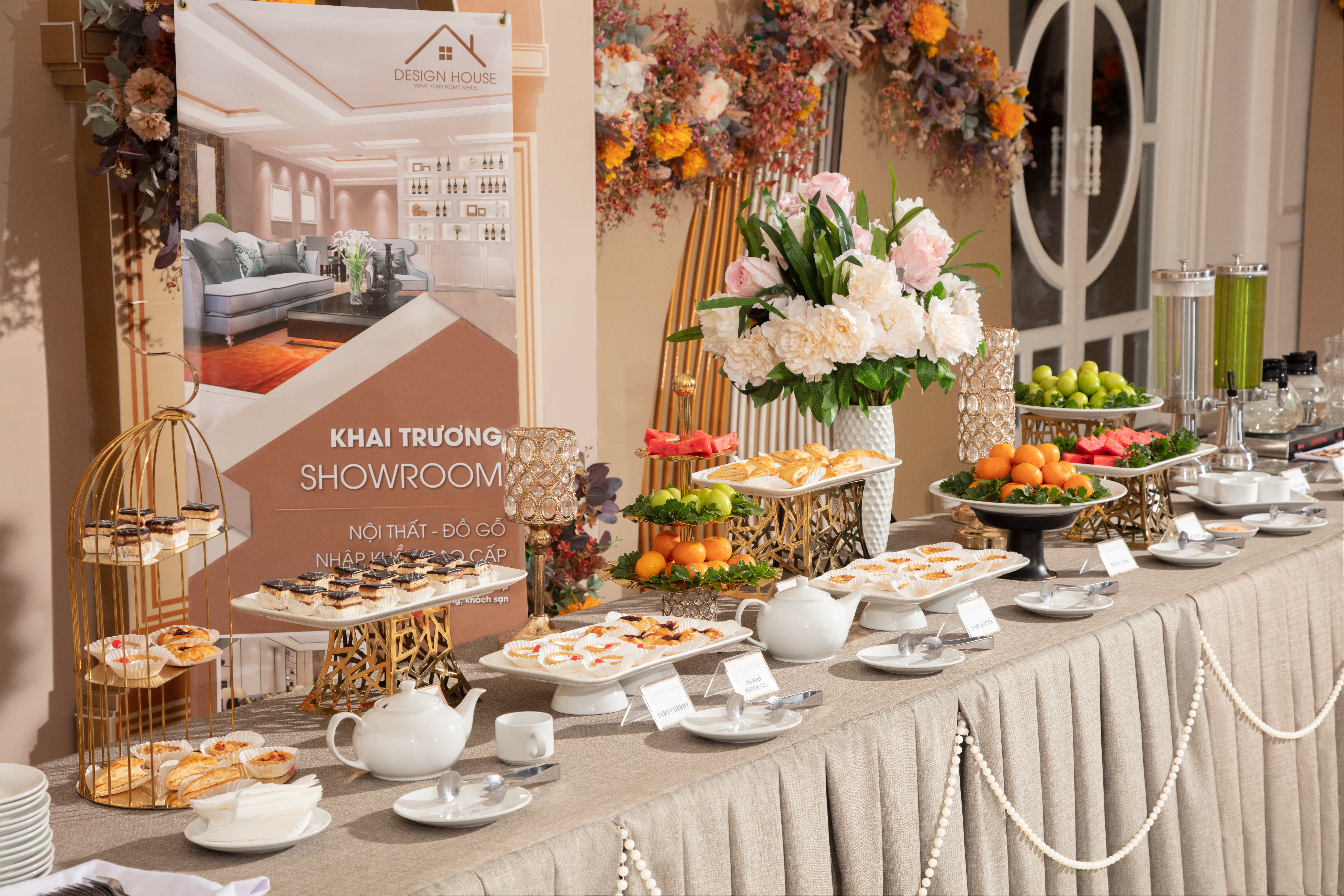 Tiệc Teabreak khai trương Showroom 