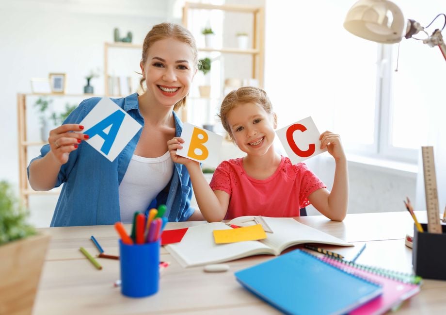 Thời Điểm Vàng Cho Trẻ Mầm Non Học Tiếng Anh? Lợi Ích & Lưu Ý | ME School
