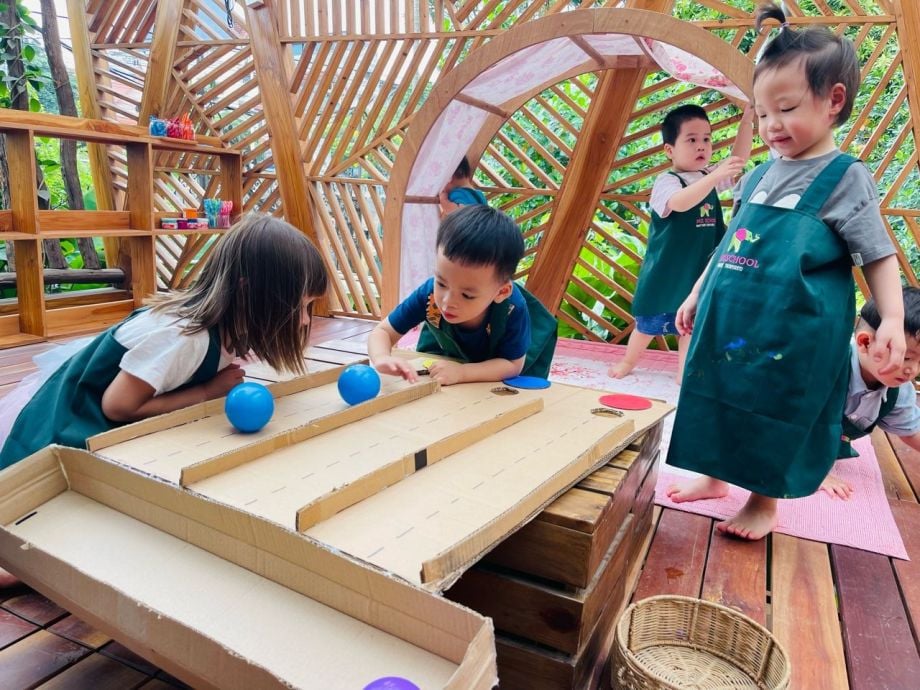 3 Nhiệm Vụ Quan Trọng Mà Cộng Đồng Các Độ Tuổi Đã Dạy Cho Trẻ