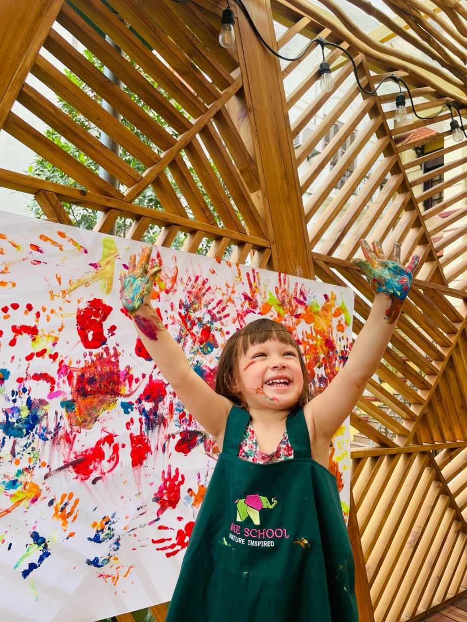 Phương pháp Montessori khác gì với giáo dục truyền thống? Cách chọn phương pháp phù hợp cho con