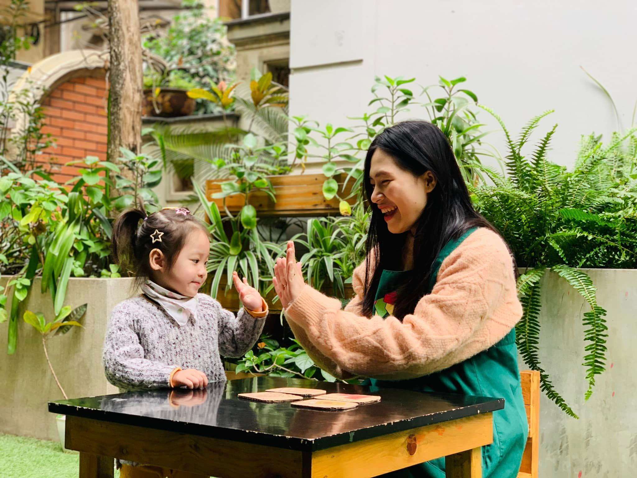 Sự phát triển của Ngôn ngữ Nói và Ngôn ngữ Viết: Những yêu cầu cần thiết để phát triển ngôn ngữ ở trẻ