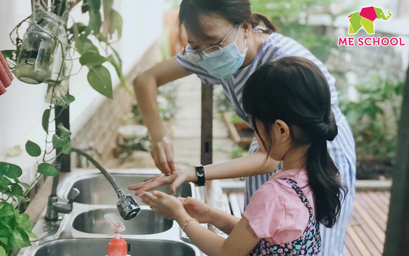 kỹ năng tự phục vụ cho trẻ 24 36 tháng