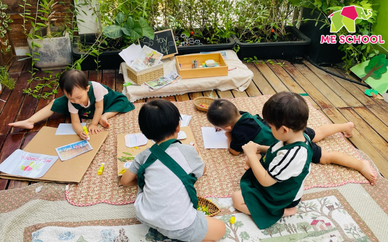 có nên gửi trẻ 18 tháng tuổi đi học