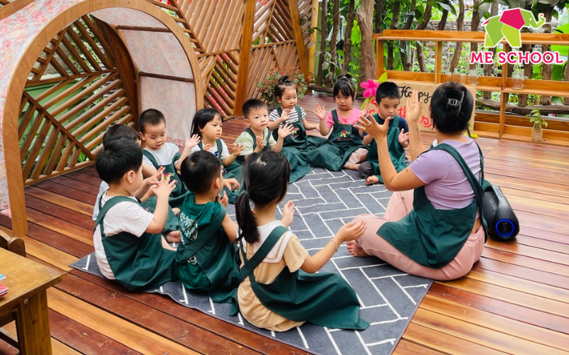 đặc điểm phát triển ngôn ngữ của trẻ mầm non