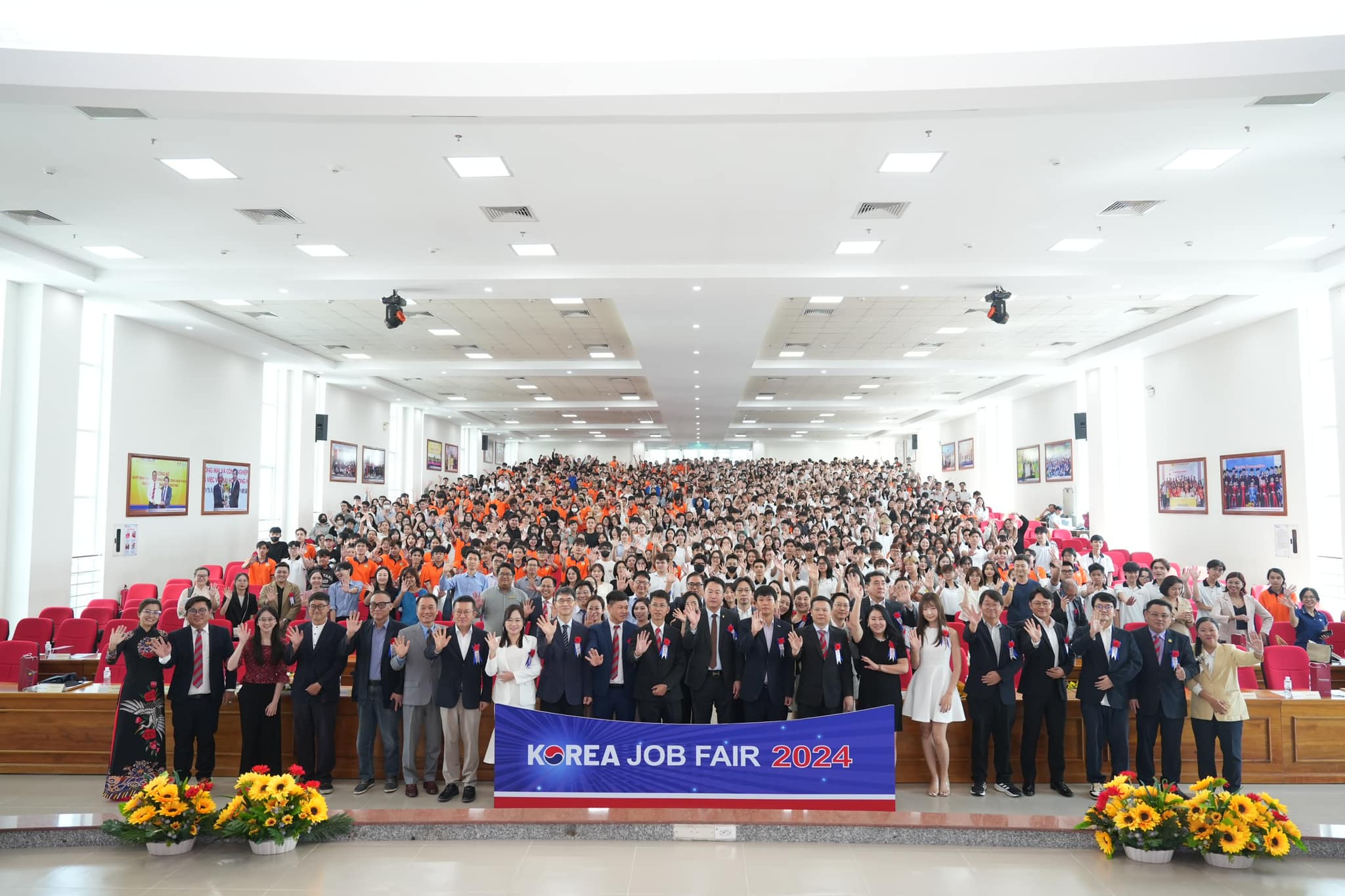 cesco tham gia ngày hội việc làm hutech job fair
