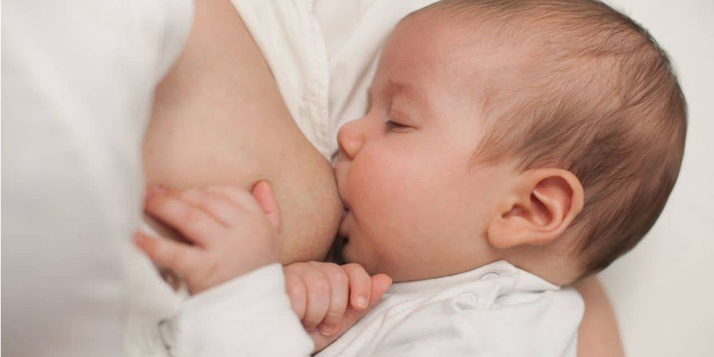 Bé Chậm Lên Cân Có Phải Do Sữa Mẹ “Nóng”?