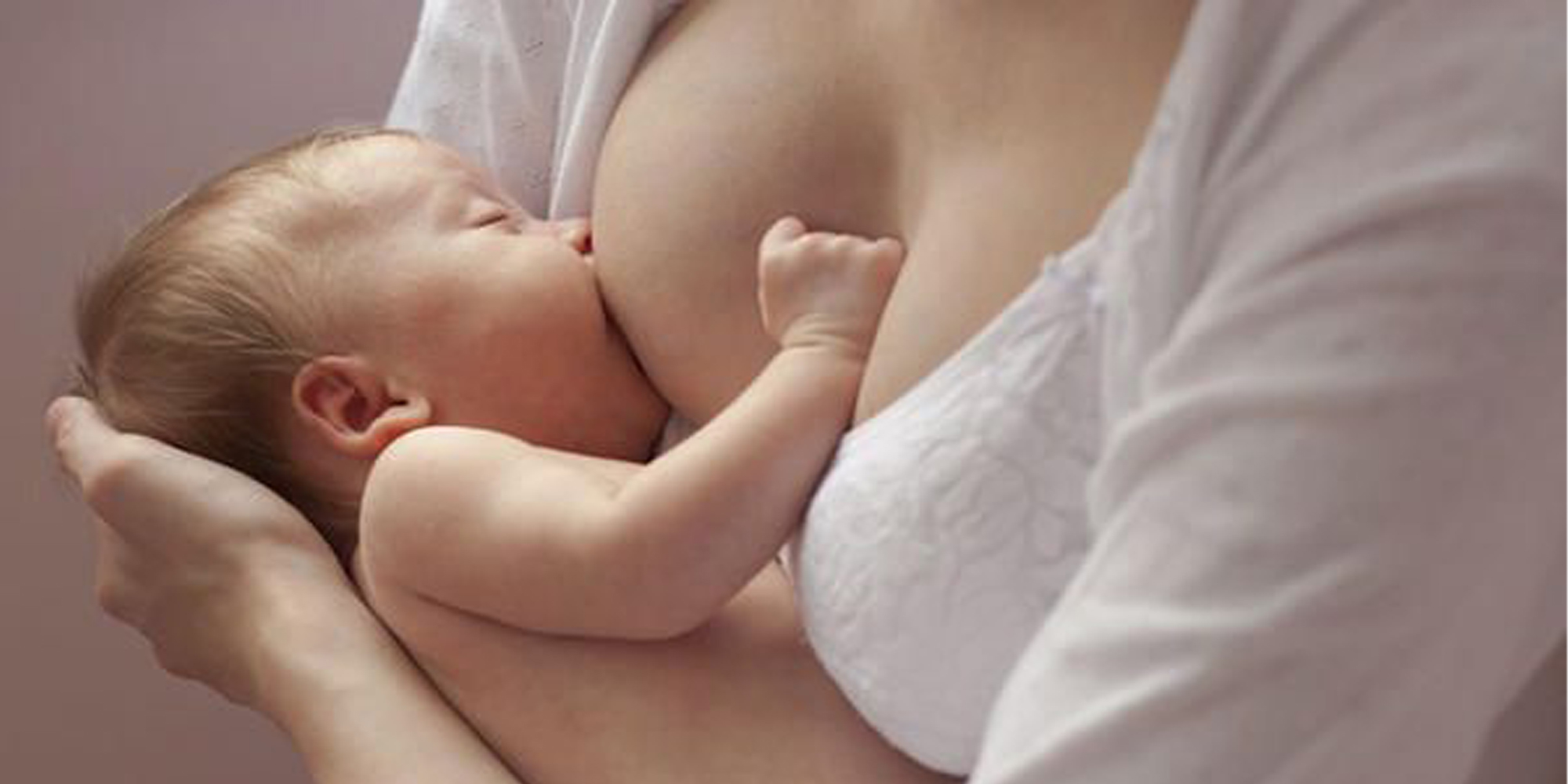 Ngộ Nhận: Bé Uống Sữa Mẹ Nhẹ Cân Hơn Sữa Công Thức