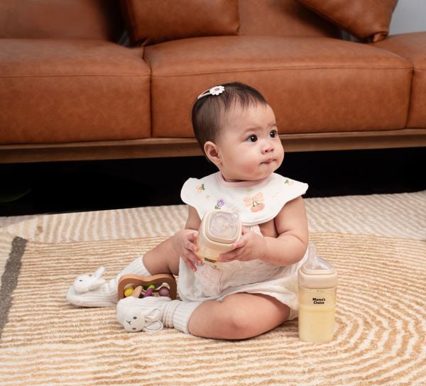 Ngộ nhận “Trẻ bú mẹ nhẹ cân hơn bú sữa công thức”