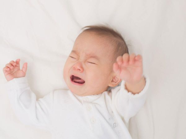 Bé có biểu hiện chậm phát triển