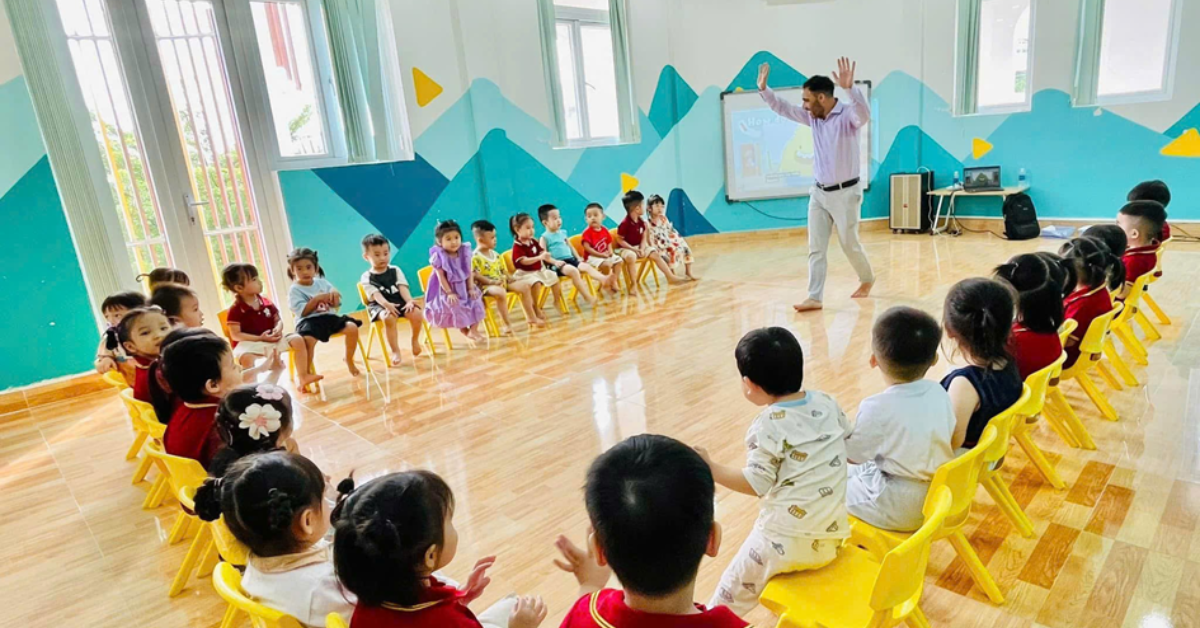 KHÁM PHÁ NGÔN NGỮ MỚI – LÀM QUEN TIẾNG ANH VỚI GIÁO VIÊN NƯỚC NGOÀI