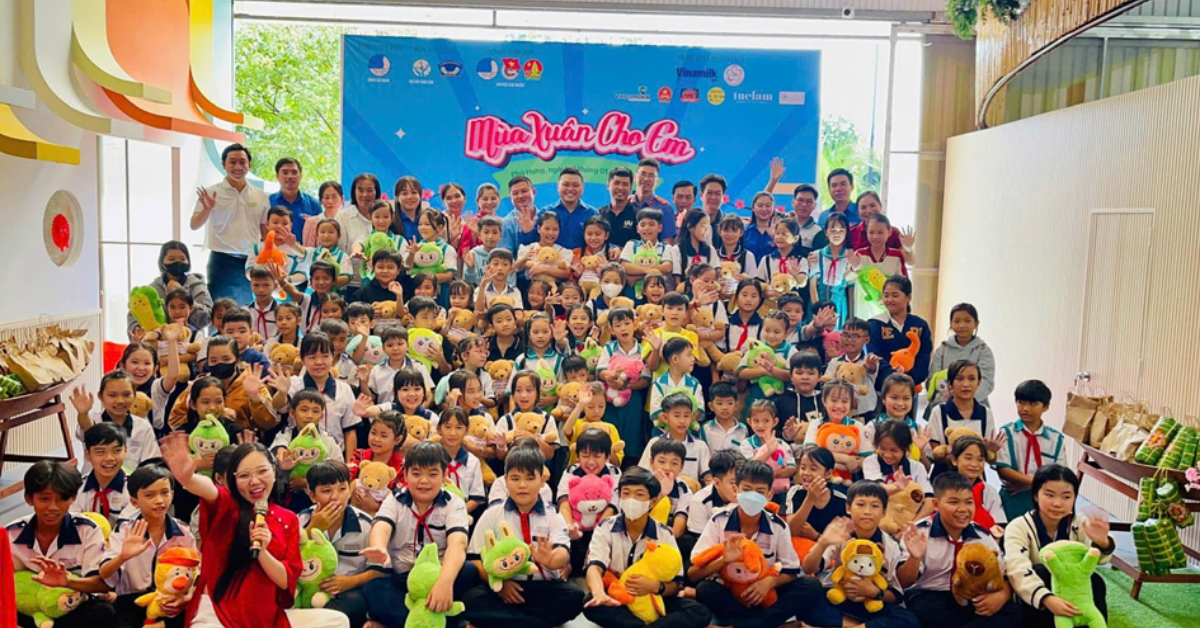 CHƯƠNG TRÌNH “MÙA XUÂN CHO EM” - TRAO YÊU THƯƠNG, GỬI ẤM ÁP, THẮP SÁNG NHỮNG NỤ CƯỜI TRẺ THƠ NGÀY TẾT!