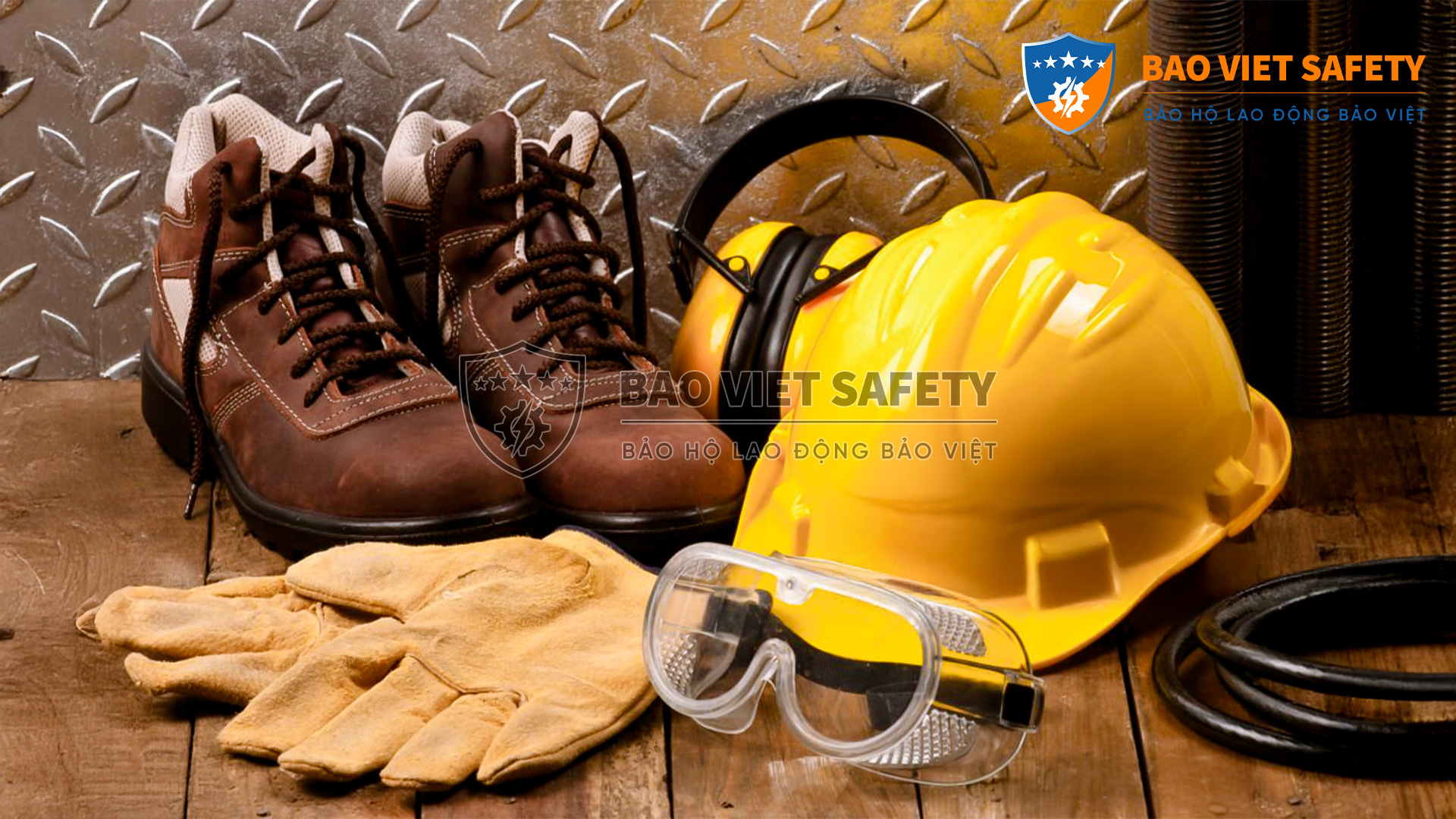 Các Trang Thiết Bị Bảo Hộ Lao Động Phổ Biến Người Lao Động Nên Biết