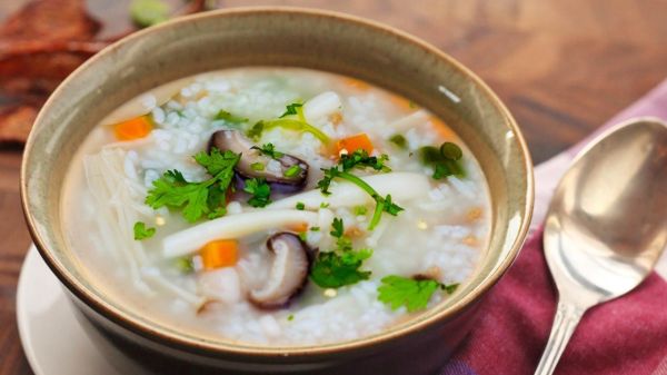 Ăn cháo có giảm cân không? Một bát cháo trắng chứa bao nhiêu calo?